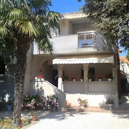 アパート Gaga ビビニェ