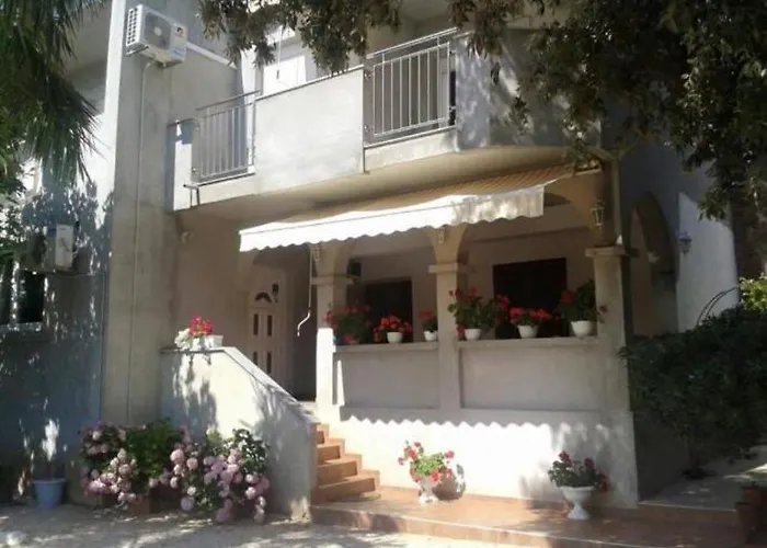 Gaga アパート ビビニェ