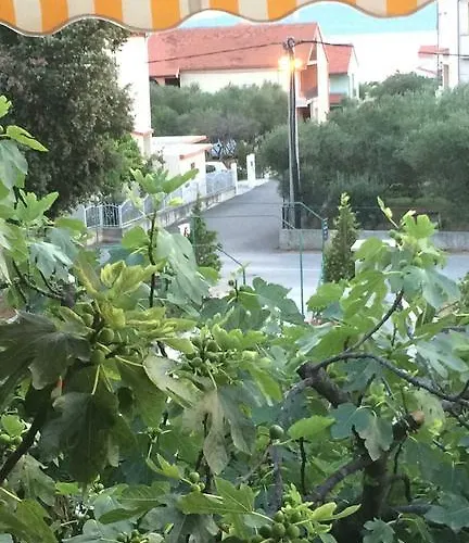 Gaga アパート ビビニェ